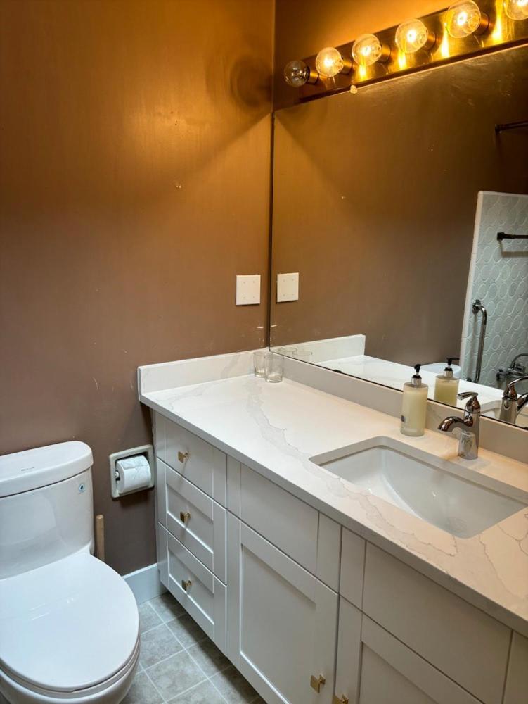 Cozy Retreat On Sandpiper Court - Room H With Share Bathroom Richmond Exterior foto